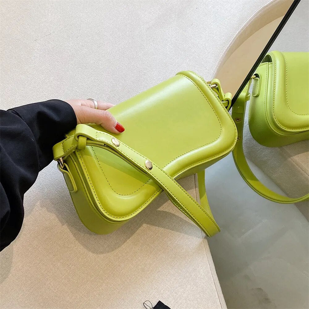 Wavy Shoulder Bag – Isadora